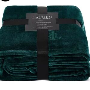 Lauren Ralph Lauren Green Micromink blanket NWT